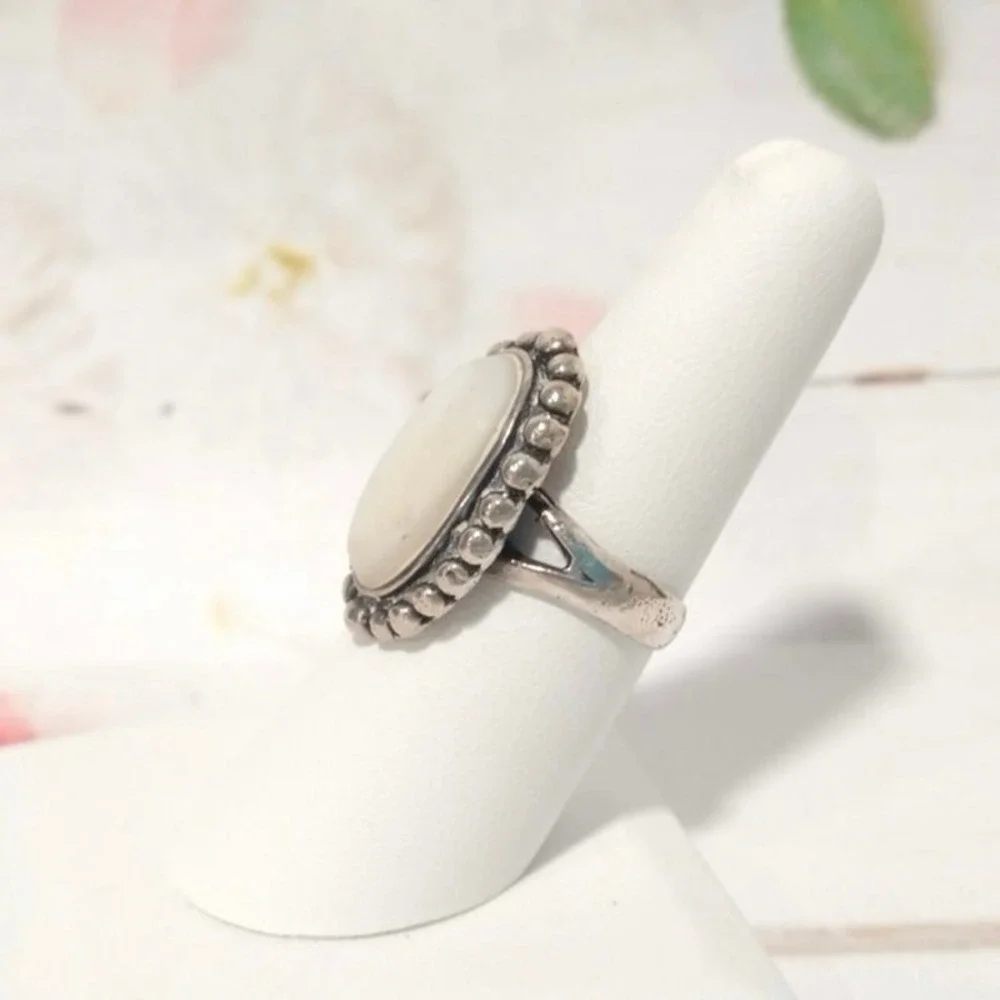 Antique Mother Of Pearl Oval Ring Sterling Silver Navajo Native Size 7.25 - Picture 4 of 16